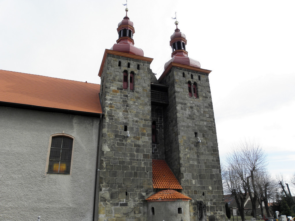 Wierzbna - kościół romański